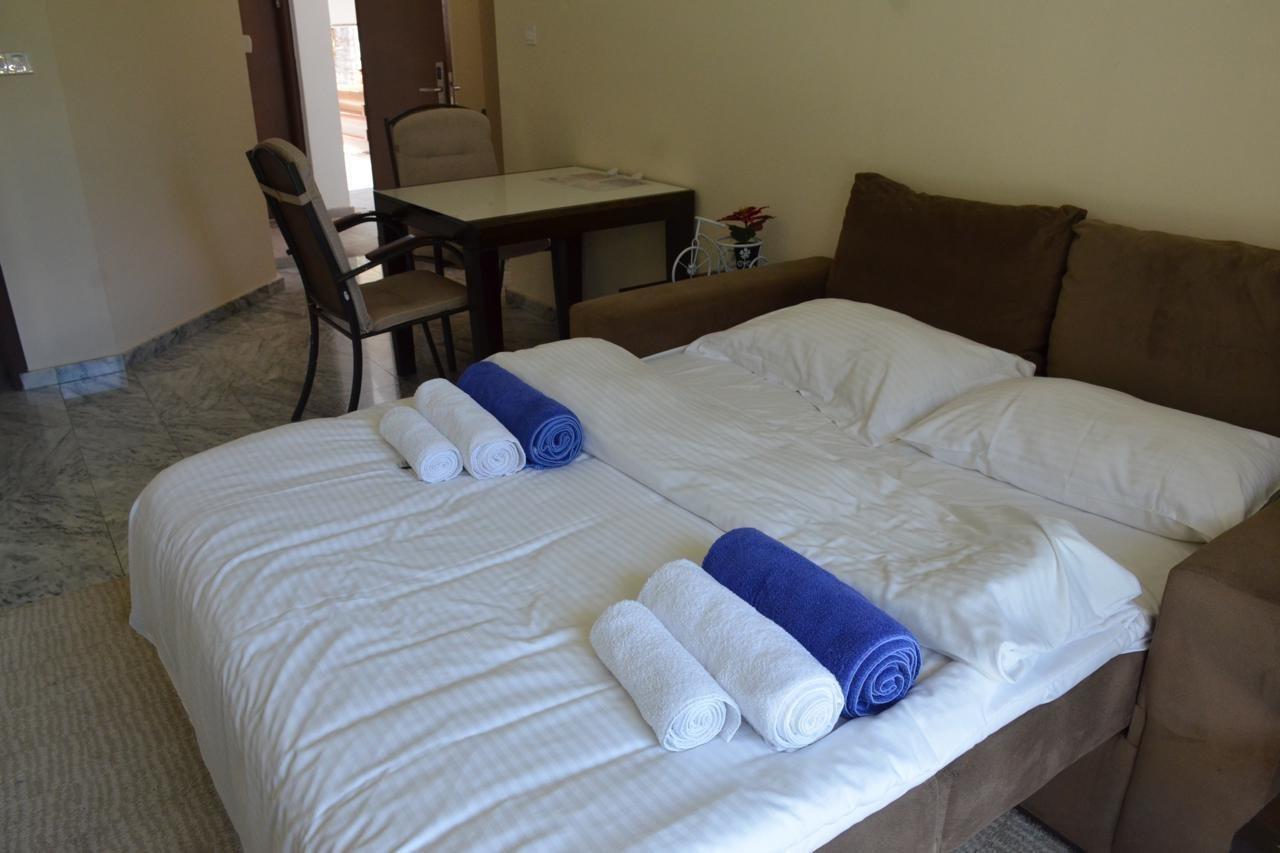 Latchi Escape Hotel And Suites Polis 外观 照片
