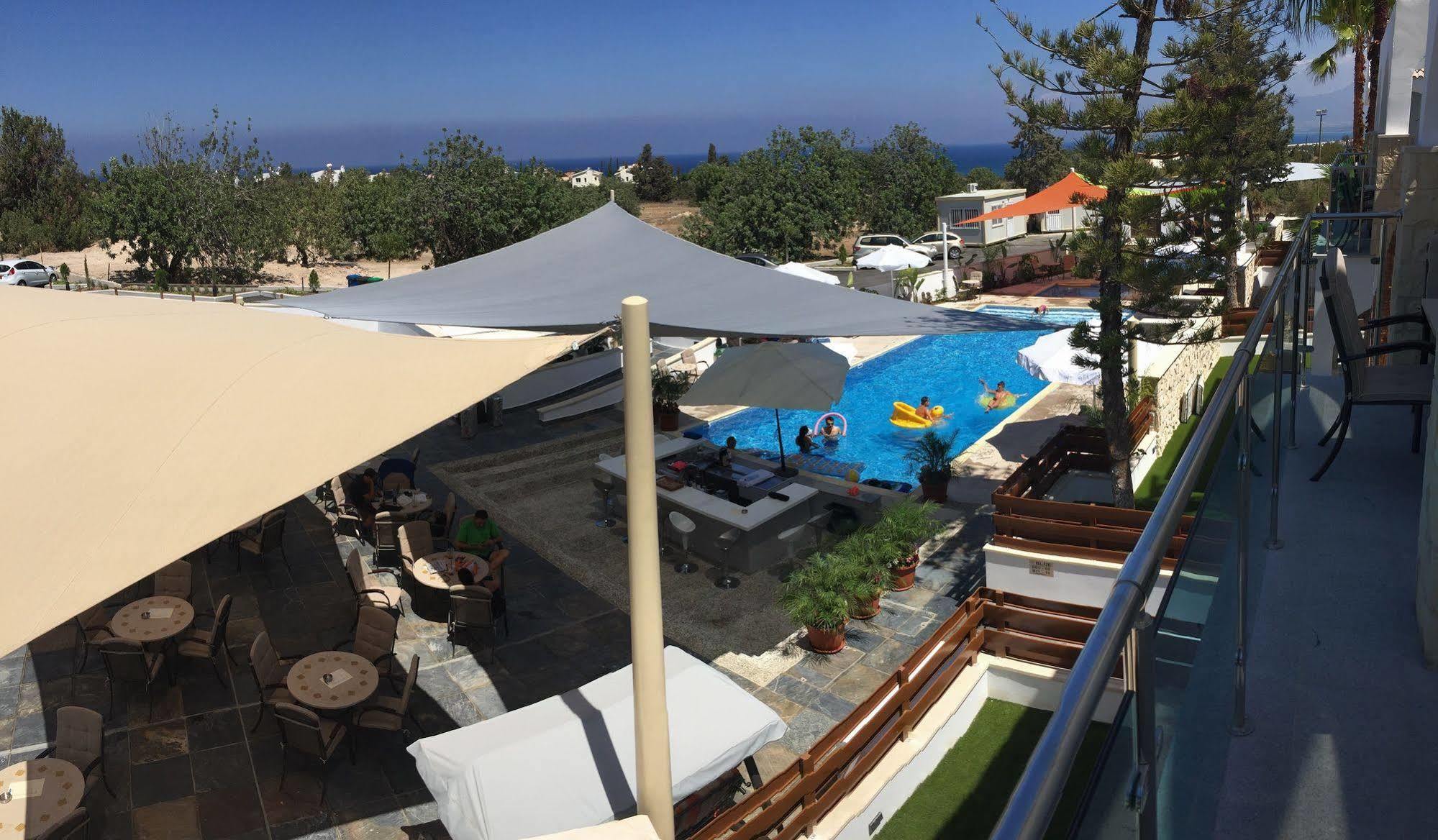 Latchi Escape Hotel And Suites Polis 外观 照片