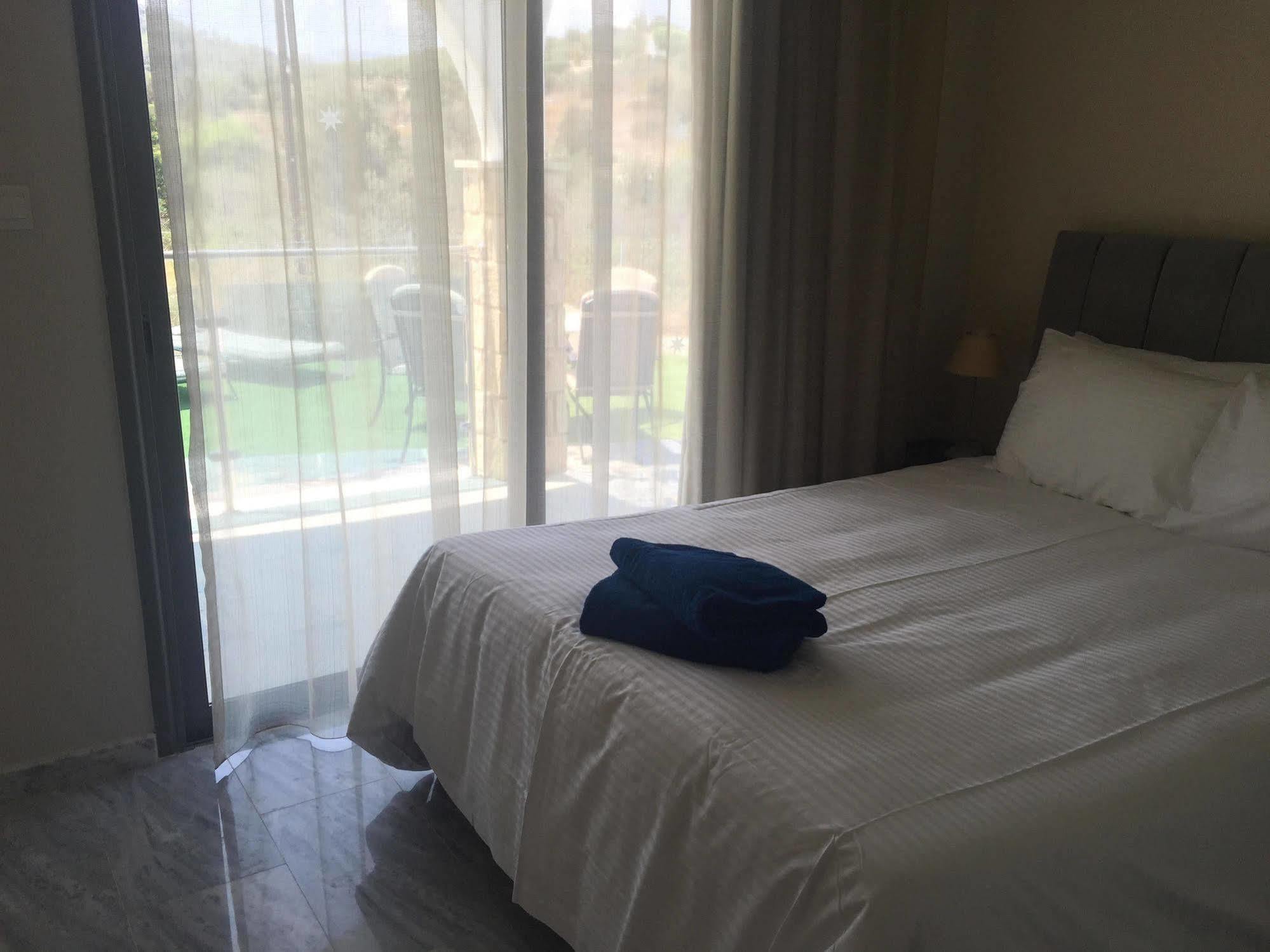 Latchi Escape Hotel And Suites Polis 外观 照片