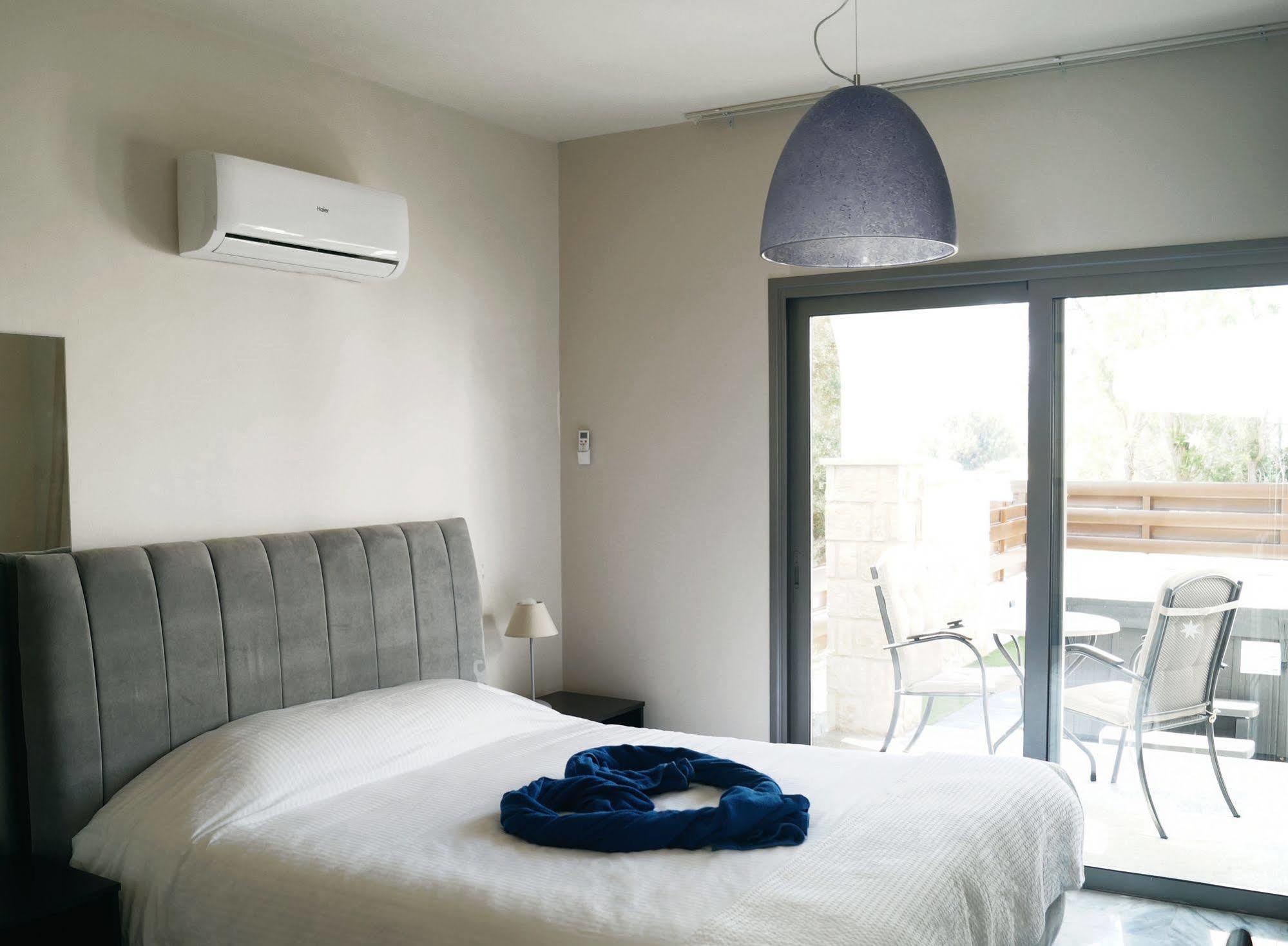 Latchi Escape Hotel And Suites Polis 外观 照片