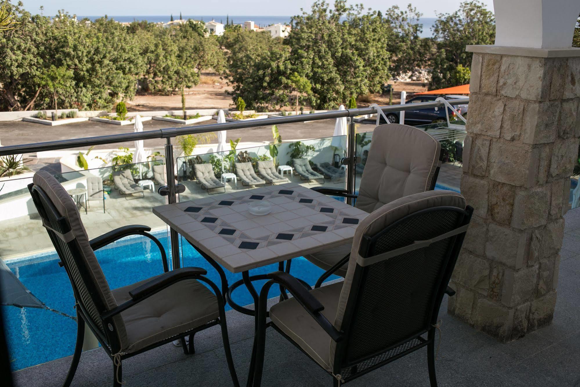 Latchi Escape Hotel And Suites Polis 外观 照片