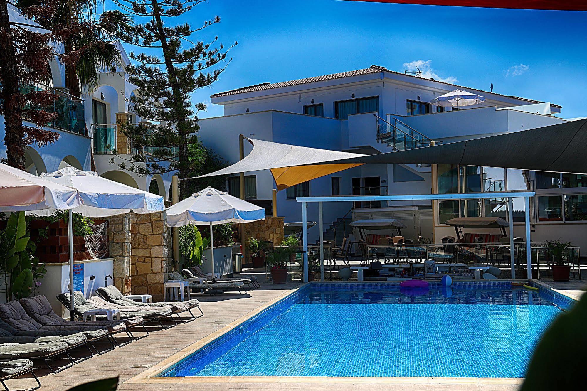 Latchi Escape Hotel And Suites Polis 外观 照片