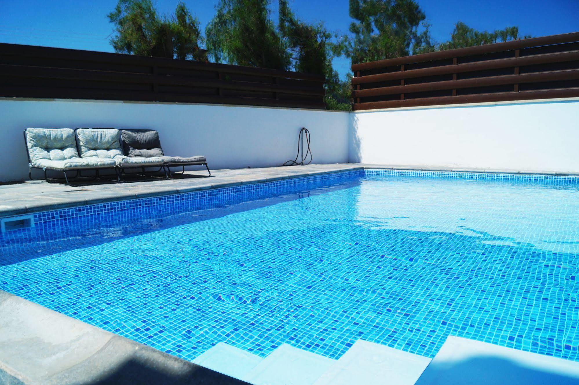 Latchi Escape Hotel And Suites Polis 外观 照片