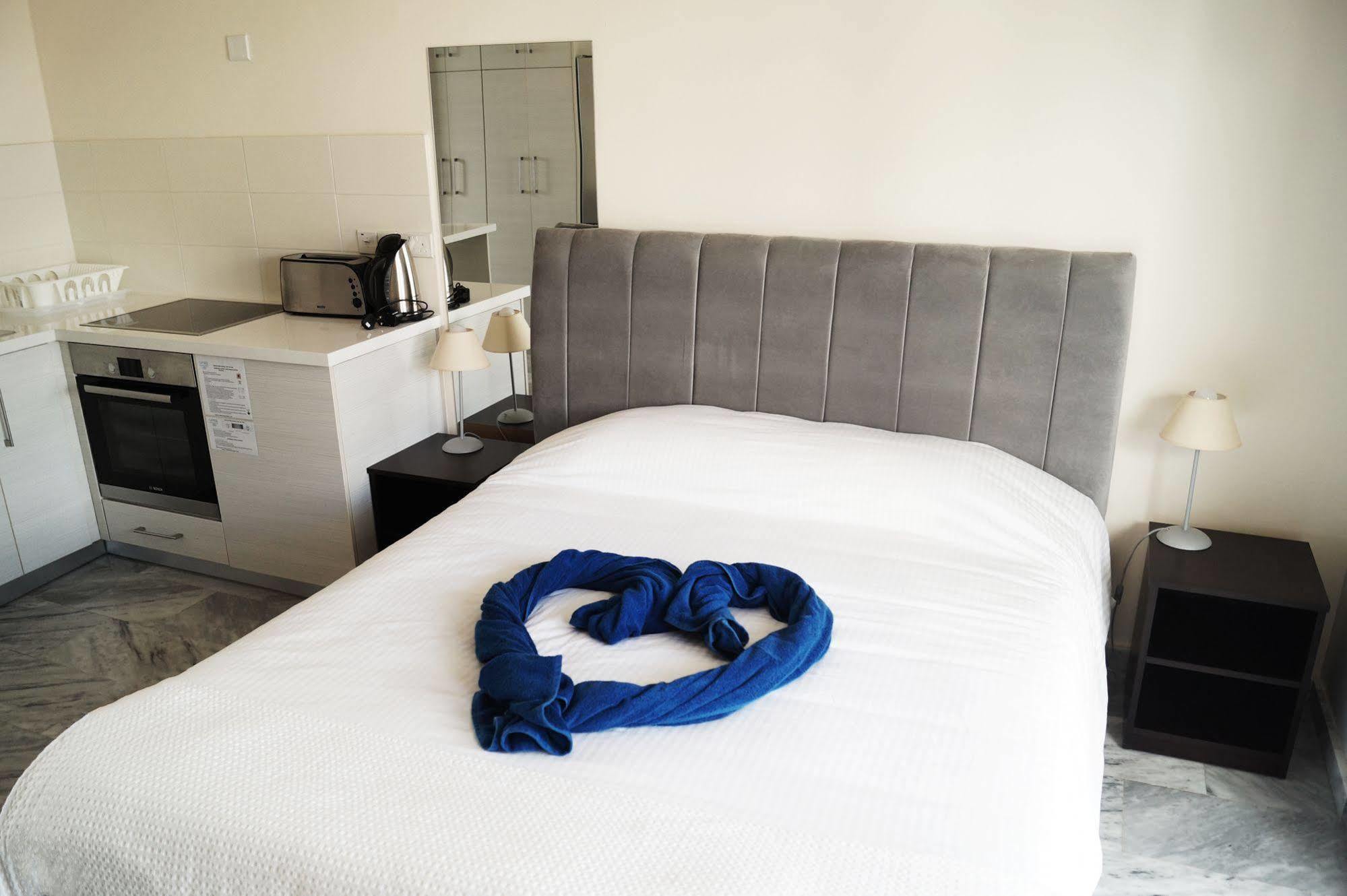 Latchi Escape Hotel And Suites Polis 外观 照片